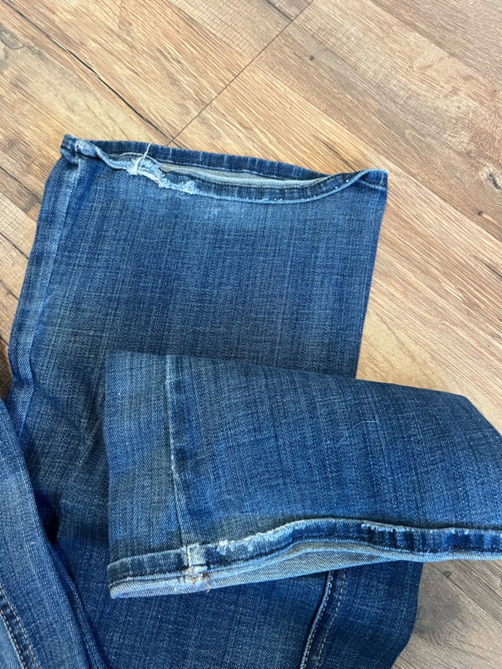 7 For All Mankind Women's Dark Blue Jeans - Picture 2 of 5